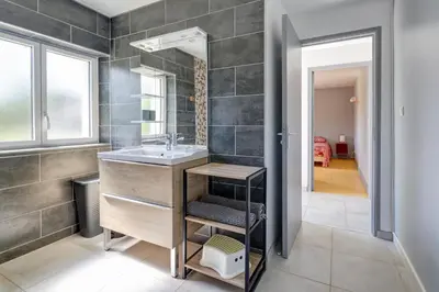 Salle de bains dans l'établissement Le Vert Bocage - Avec Jardin