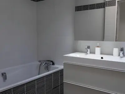 Salle de bains dans l'établissement Spacieux duplex design - Reims centre