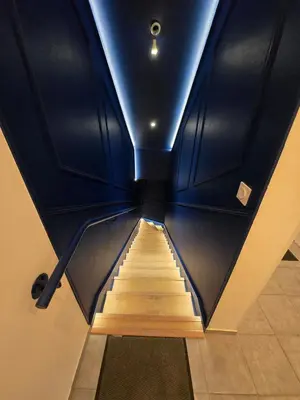 Plan de l'établissement Love room - Jacuzzi - Salle de jeux complète