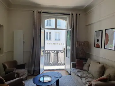 Coin salon dans l'établissement L'Alchimiste Centre d'Epernay