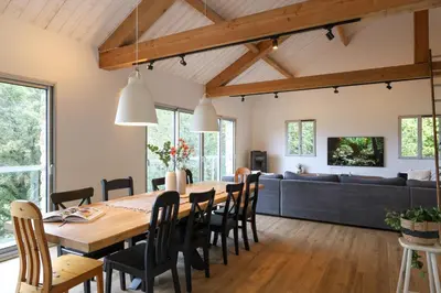 Télévision ou salle de divertissement dans l'établissement La Vue d'Ardenne - Gîte Familial