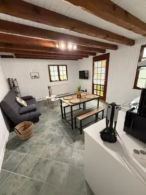 Coin salon dans l'établissement Le Chalet
