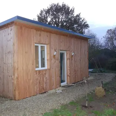 Garden house for 2-4 people avec terrasse