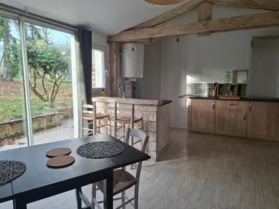 Cuisine ou kitchenette dans l'établissement Pilours