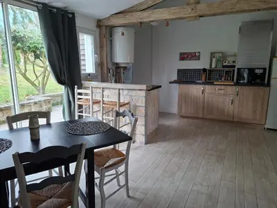 Cuisine ou kitchenette dans l'établissement Pilours