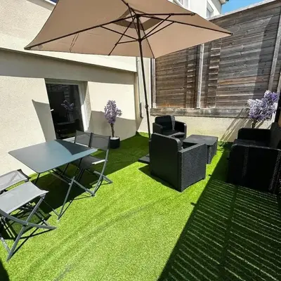 F2