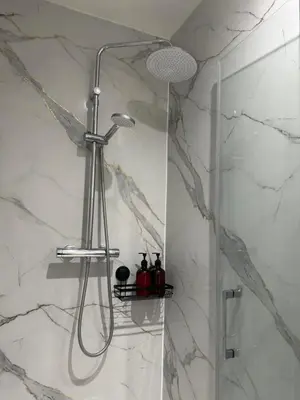 Salle de bains dans l'établissement L'écrin orange, Wifi et parking gratuit
