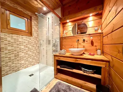 Salle de bains dans l'établissement Au Chalet d'Aurélie