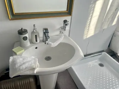 Salle de bains dans l'établissement Loft Jaspar Studio - 200m2 pour groupes près de Paris