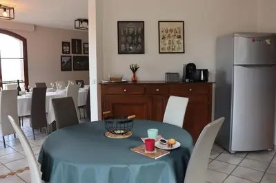 Plateau bouilloire dans l'établissement Gîtes 14 personnes à Ludes