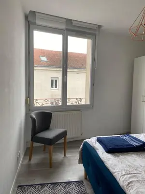 Un ou plusieurs lits dans un hébergement de l'établissement Central avec 2 grandes chambres doubles bien séparées