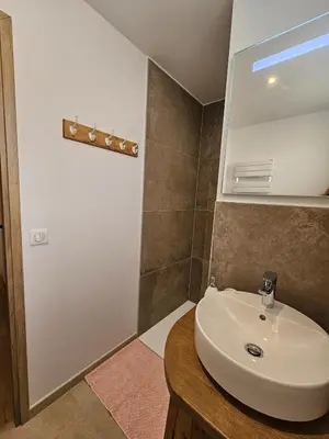 Salle de bains dans l'établissement Gîte En bord de rivière