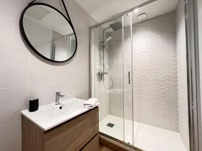 Salle de bains dans l'établissement Paris 24 - Studio calme, cosy proche centre Reims