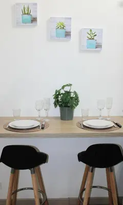 Plan de l'établissement Studio with bedroom near train station