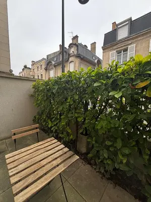 Jardin de l'établissement HENRI, Reims centre, calme et confort