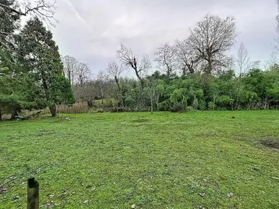 Jardin de l'établissement L'Orée - le calme de la forêt - 10 min de Pierrefonds