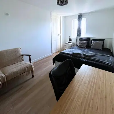 Un ou plusieurs lits dans un hébergement de l'établissement Combo centre-ville - 8 pers - 3 chambres avec salle de bain