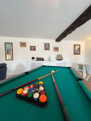 Billard dans l'établissement Gîte Baytso