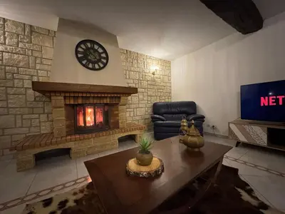 Télévision ou salle de divertissement dans l'établissement Gîte Baytso