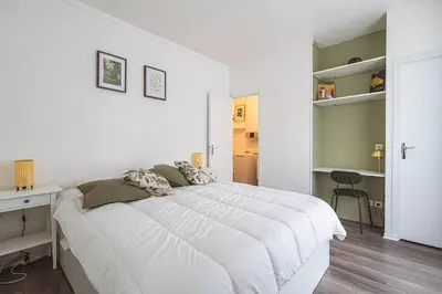 Un ou plusieurs lits dans un hébergement de l'établissement Central fully equiped apartment near Cathedral