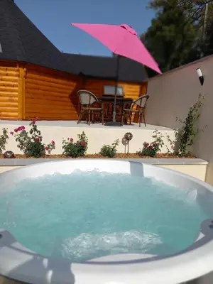 Piscine de l'établissement Lodge Mon Petit Lapin ou située à proximité