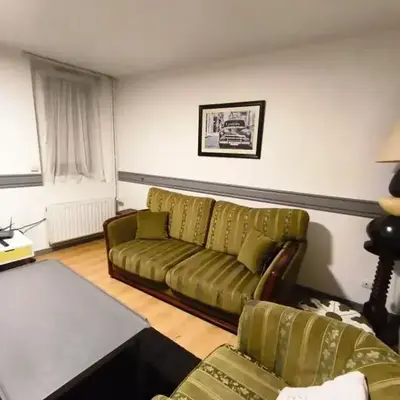 Charmant Appartement à Romilly-sur-Seine avec Jardin