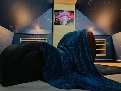 Un ou plusieurs lits dans un hébergement de l'établissement LoveRoom Loft Sensation avec SPA