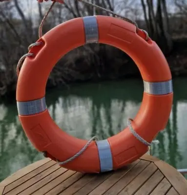 Vue sur la rivière ou le fleuve situé(e) à proximité de le bateau