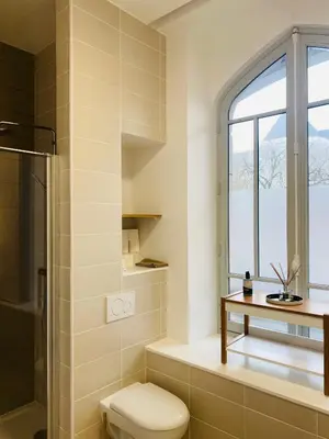Salle de bains dans l'établissement Vue des Anges
