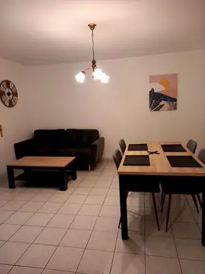 Coin salon dans l'établissement Appartement 4 PERSONNES 70m2 8