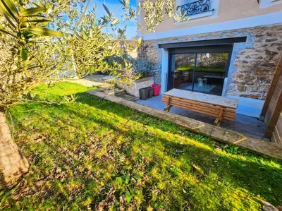 Jardin de l'établissement Appartement Confortable à Coulommiers avec Jardin