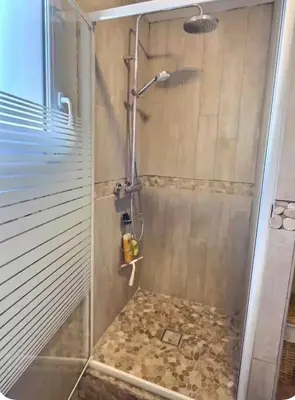 Salle de bains dans l'établissement Appartement lumineux 45 m2 avec parking proche gare et centre de Reims