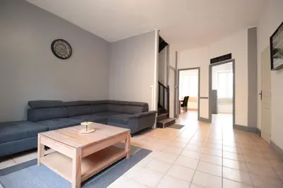 Coin salon dans l'établissement MAISON - Les rives reposantes - Au bord de la MEUSE - WIFI - 3 Chambres - DUN-SUR-MEUSE