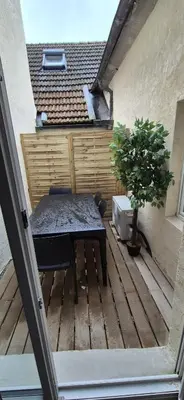 Balcon ou terrasse dans l'établissement Magnifique Duplex Avec Terrasse, Proche De Av Champagne