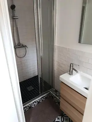 Salle de bains dans l'établissement La Suite Marlot