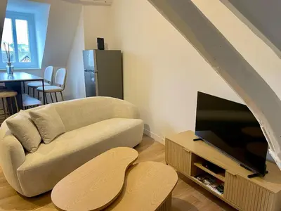 Télévision ou salle de divertissement dans l'établissement l'atelier des rêves - Center city Compiègne