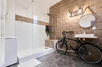 Salle de bains dans l'établissement La Suite Urbaine - Place d'Erlon - Bulle de Calme