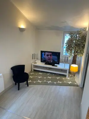 Télévision ou salle de divertissement dans l'établissement F2 Place République Center - Bright and equipped