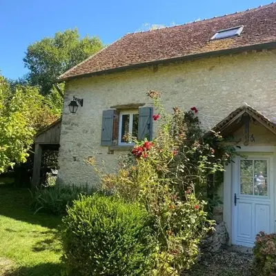 Maison au jardin à Bannost-Villegagnon
