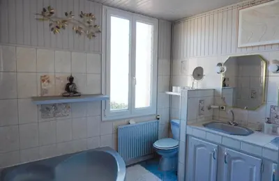 Salle de bains dans l'établissement Le Clos des Anges