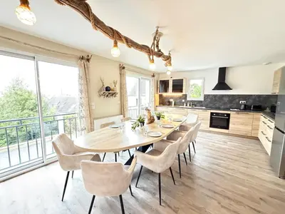 Cuisine ou kitchenette dans l'établissement Villa avec Spa & Cinéma à 35 min d'Asterix