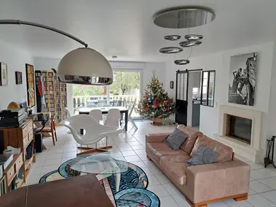 Coin salon dans l'établissement Cosy luxury family house & SPA in Champagne