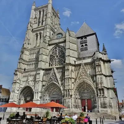 MEAUX Rdc Centre Vue CATHEDRALE