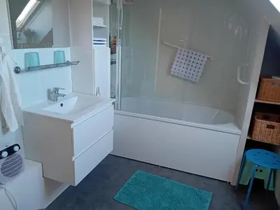 Salle de bains dans l'établissement Appartement dans petite ville près de Reims