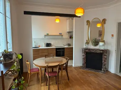 Cuisine ou kitchenette dans l'établissement Beautiful 2 bedroom apartment - prime location