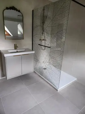 Salle de bains dans l'établissement GITE DE MAMIE - jusqu'à 20 personnes