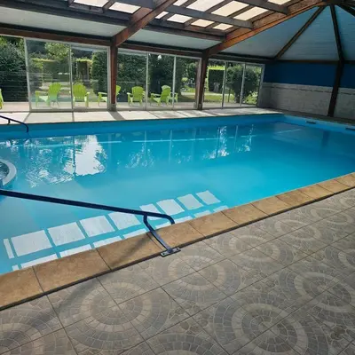 Piscine de l'établissement Hébergement Cosy ou située à proximité