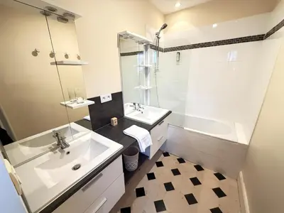 Salle de bains dans l'établissement Studio au cœur du château