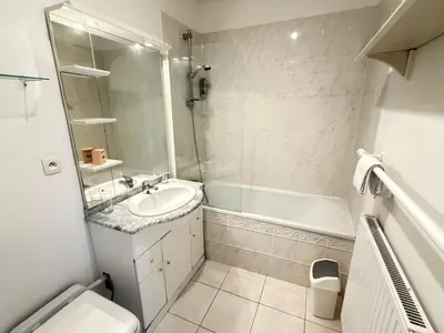 Salle de bains dans l'établissement Studio au château