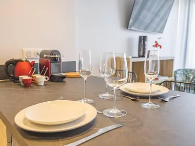 Boissons dans l'établissement Élégant Appartement Moderne à Reims avec Climatisation - FR-1-870-13